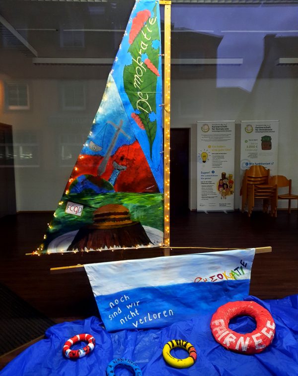 Kunstinstallation - Wir setzen die Segel neu!